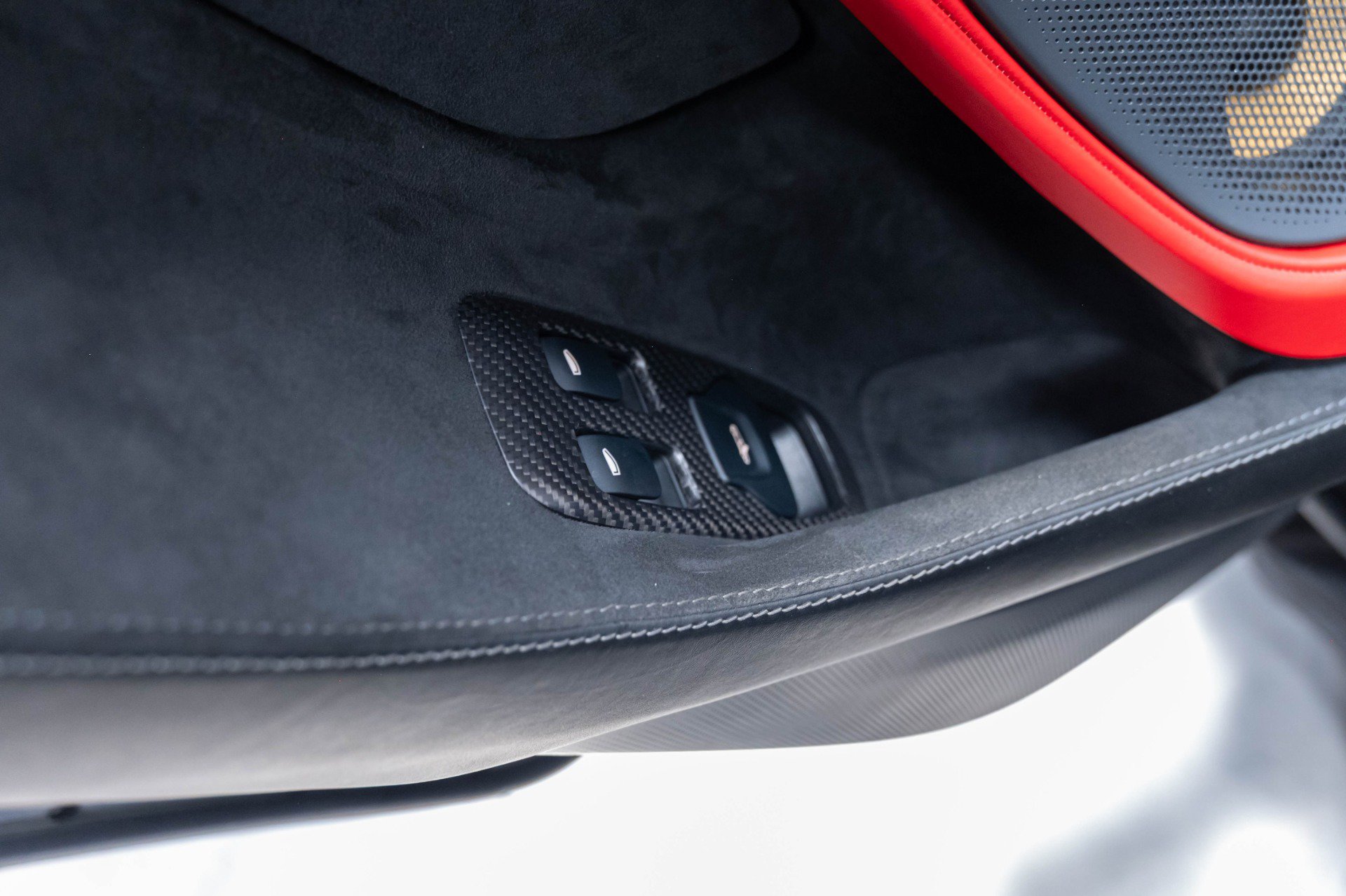 Used 2019 McLaren 570S Coupe RWD image 9