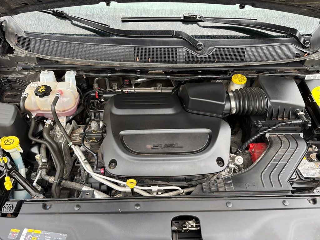 Used 2023 Chrysler Pacifica Limited FWD image 31
