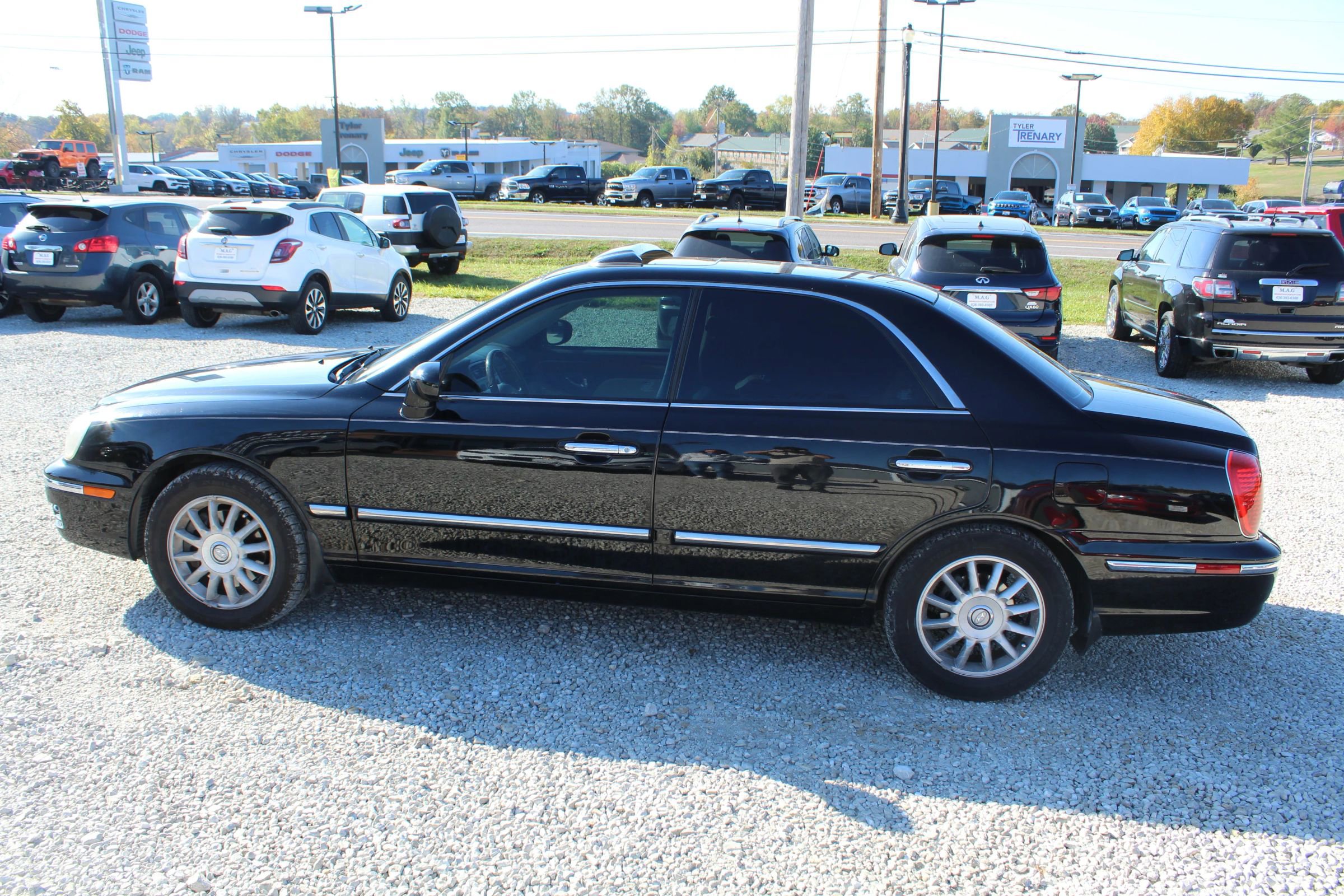 Used 2005 Hyundai XG350 L image 2