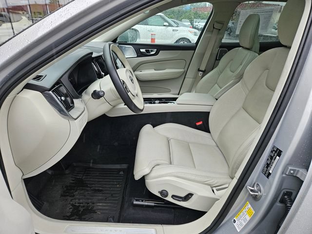 Certified 2023 Volvo XC60 B5 Ultimate w/ Protection Package Premier AWD/4WD image 13