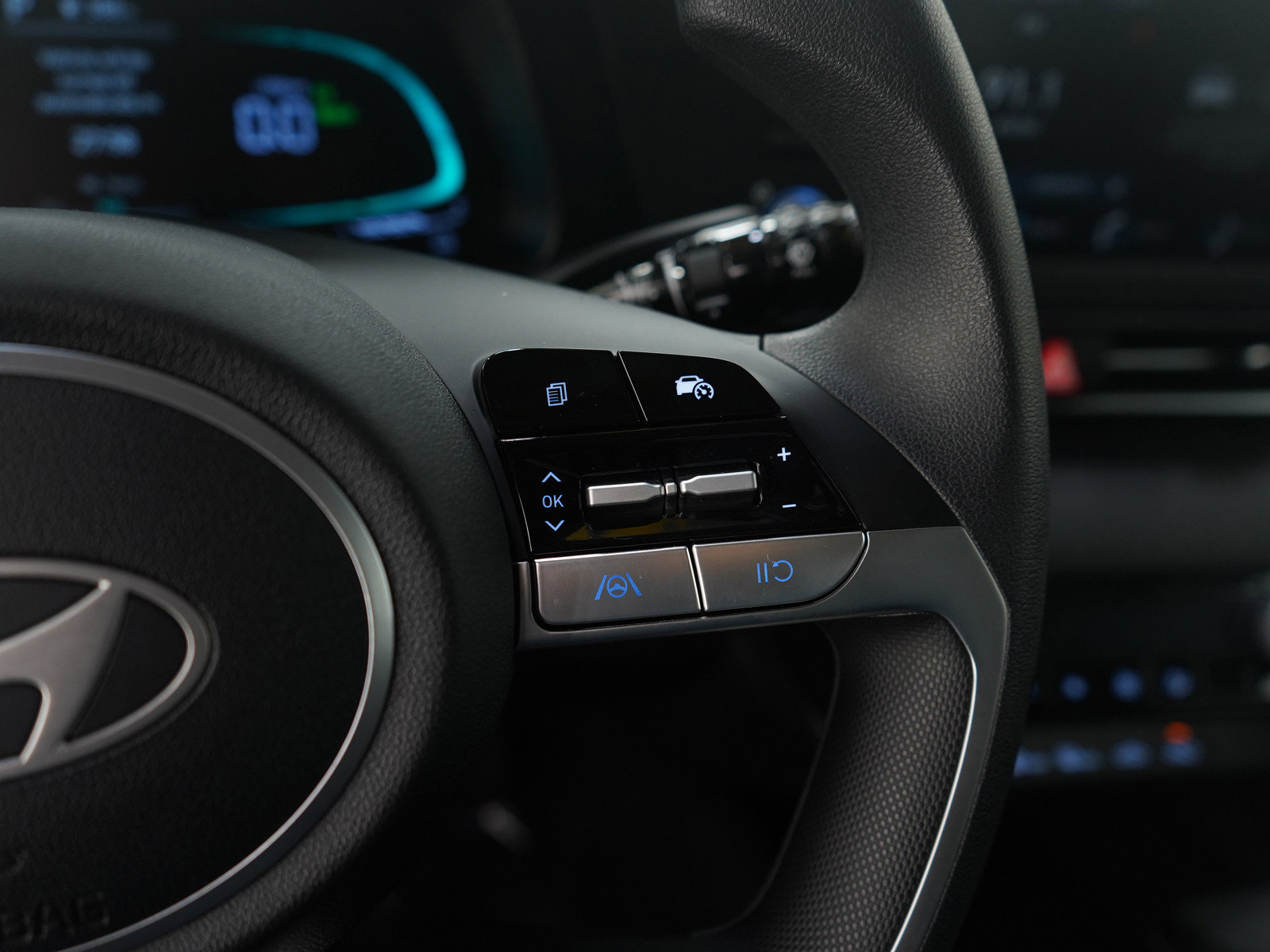 Certified 2025 Hyundai Elantra Blue image 23