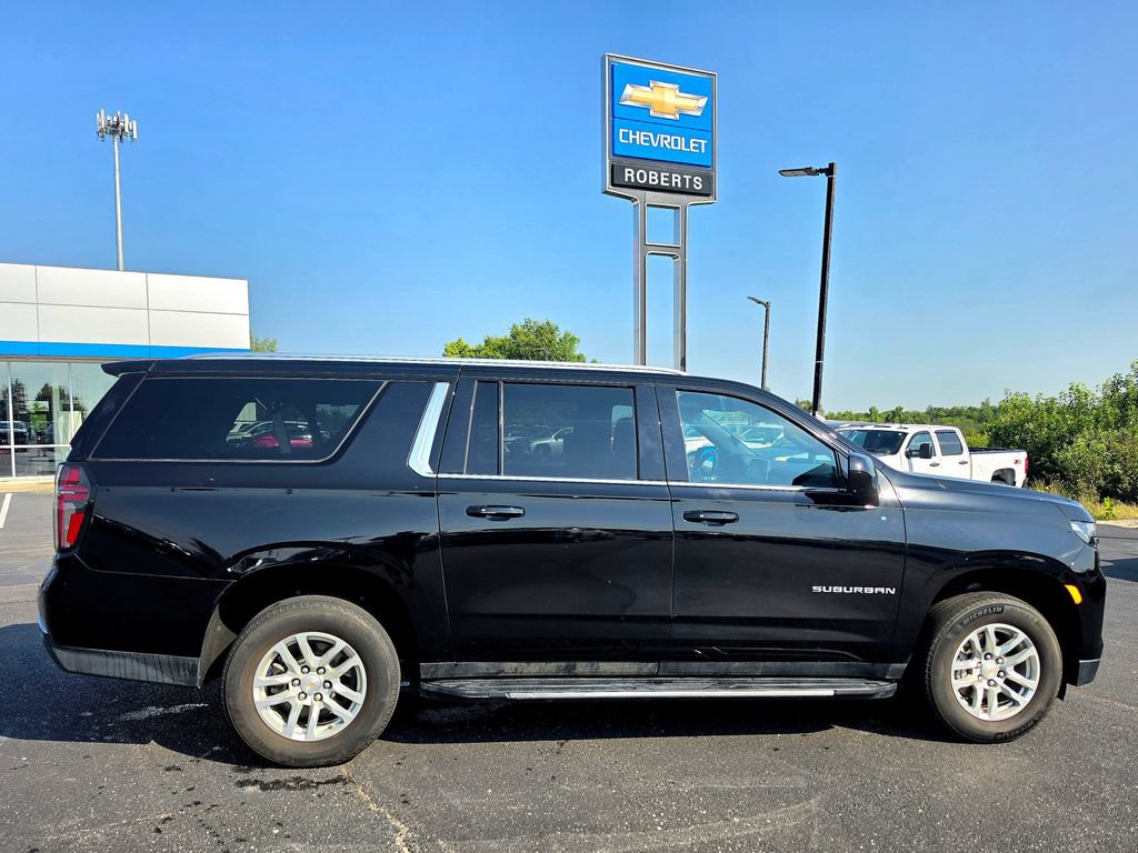 Used 2024 Chevrolet Suburban LT AWD/4WD image 11