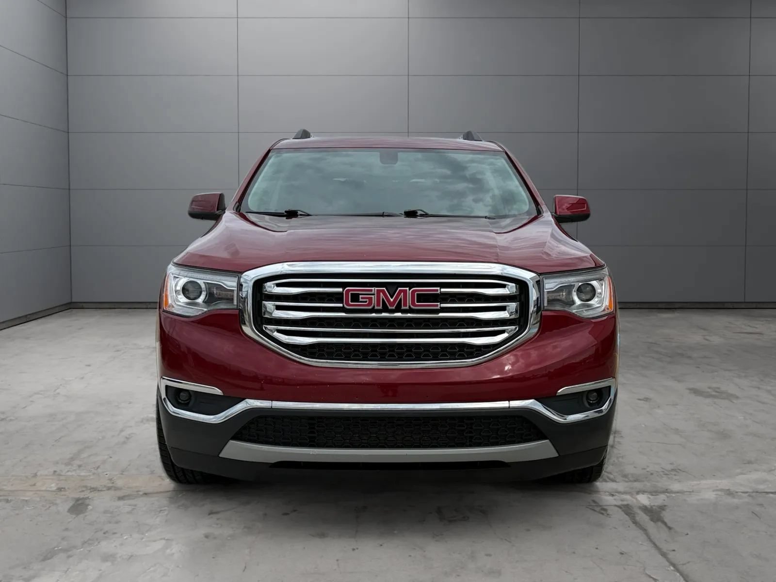 Used 2019 GMC Acadia SLE w/ Driver Alert Package I AWD/4WD image 2