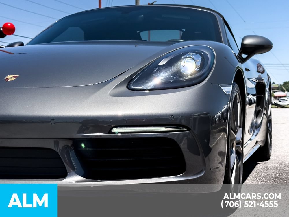 Used 2019 Porsche 718 Boxster RWD image 11