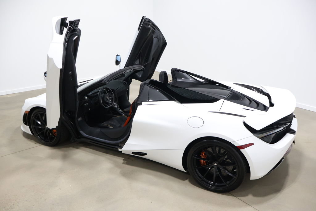 Used 2020 McLaren 720S Spider image 18