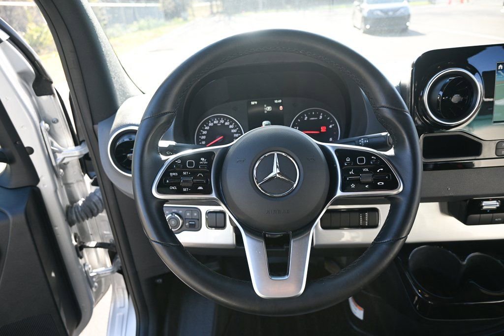 Used 2021 Mercedes-Benz Sprinter 2500 video 2