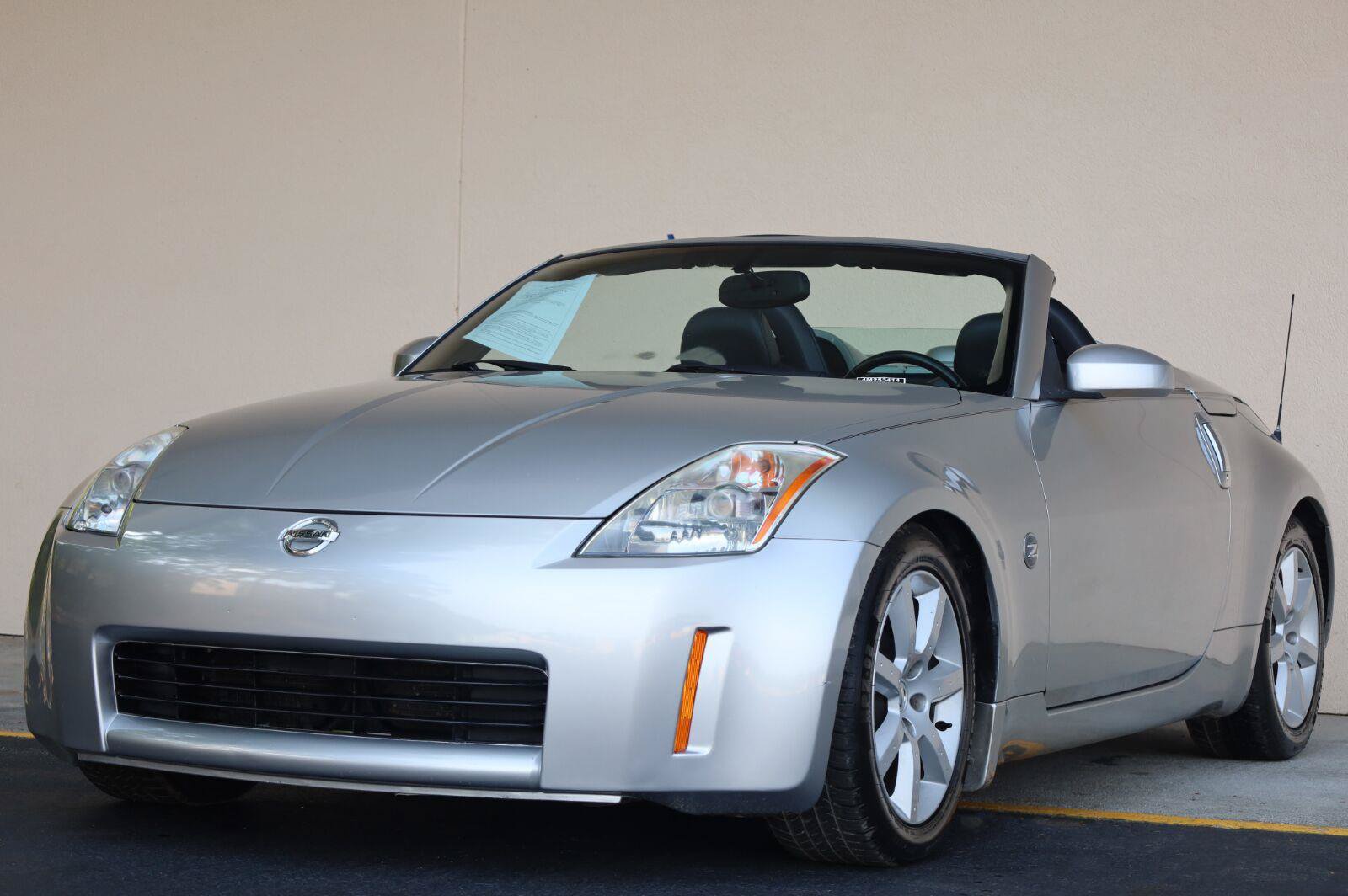 Used 2004 Nissan 350Z Touring RWD image 11