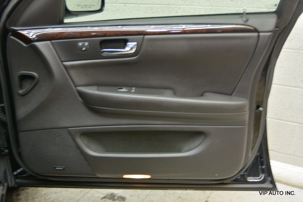 Used 2010 Cadillac DTS Premium w/ Driver Awareness Package image 8