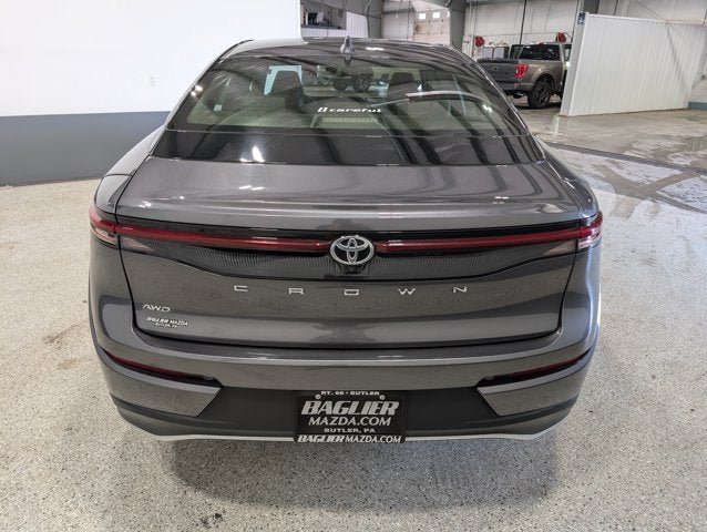 Used 2023 Toyota Crown AWD/4WD image 4