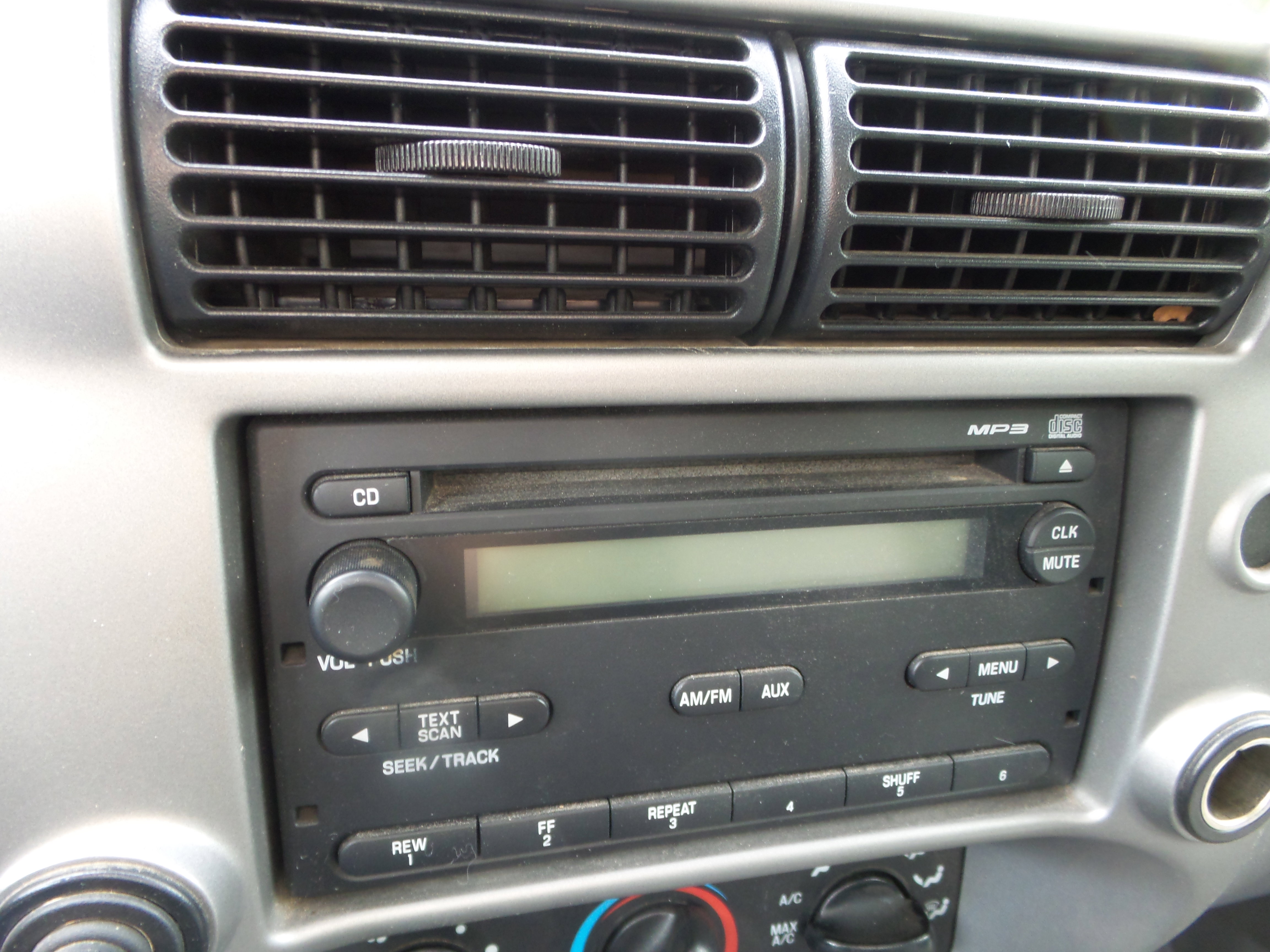 Used 2011 Ford Ranger XLT image 32