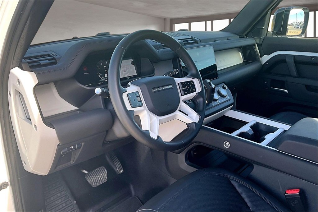 Used 2025 Land Rover Defender 110 S image 13