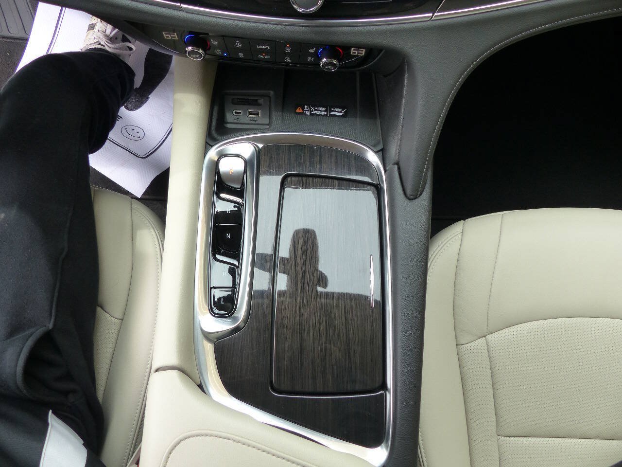 Used 2022 Buick Enclave Premium w/ Surround and Sites Package FWD image 36