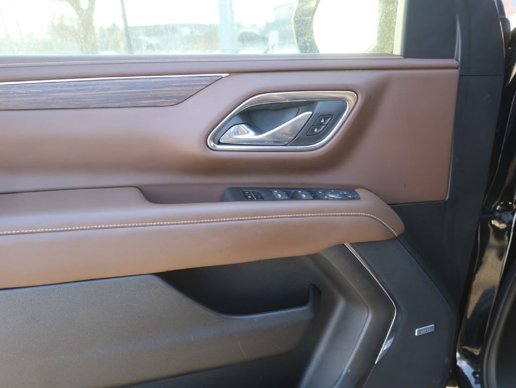 Used 2023 Chevrolet Tahoe High Country AWD/4WD image 38