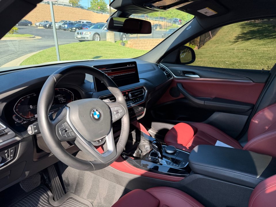 Used 2025 BMW X4 xDrive30i w/ Premium Package AWD/4WD image 30