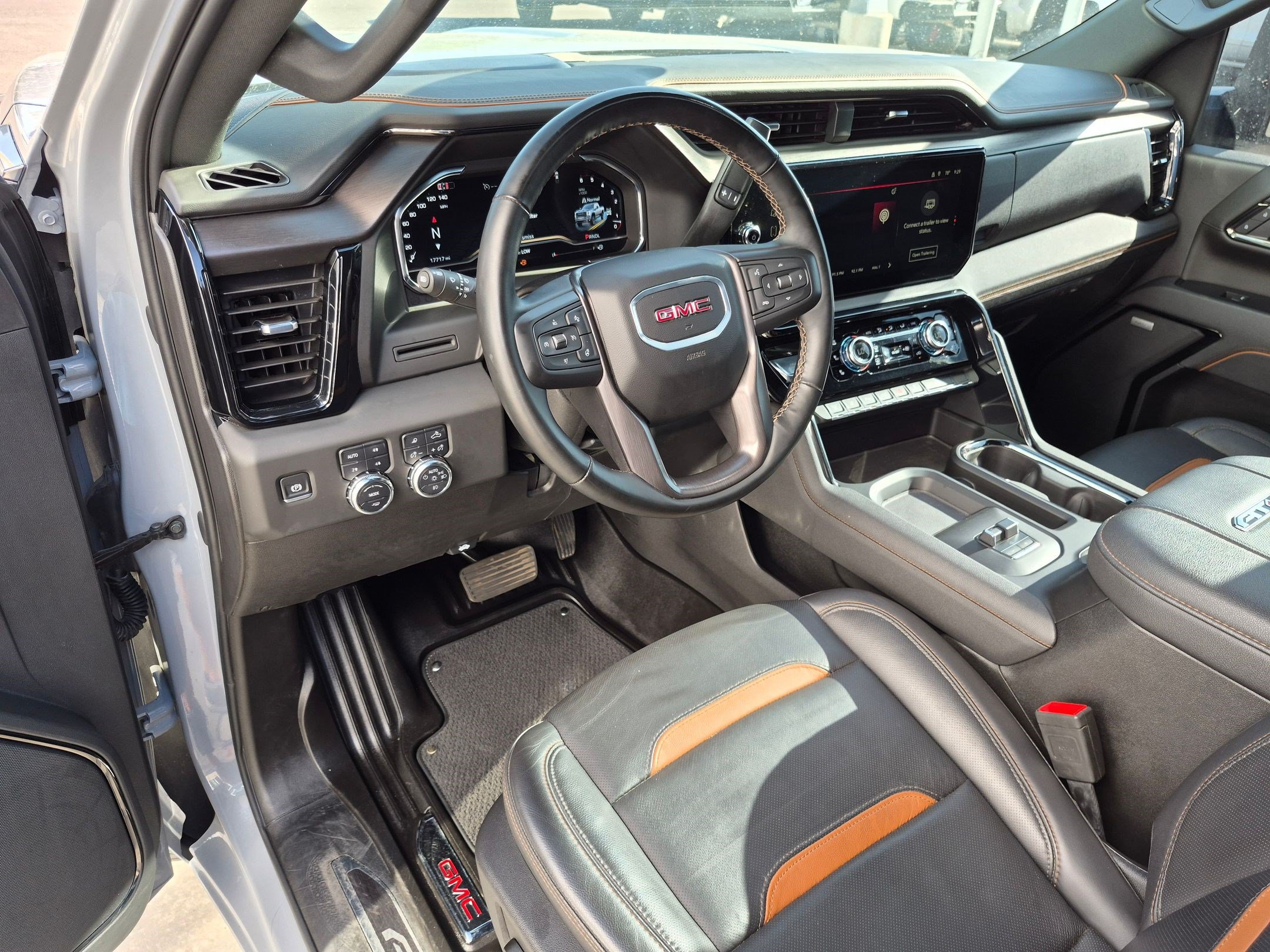 Used 2025 GMC Sierra 2500 AT4 AWD/4WD image 14