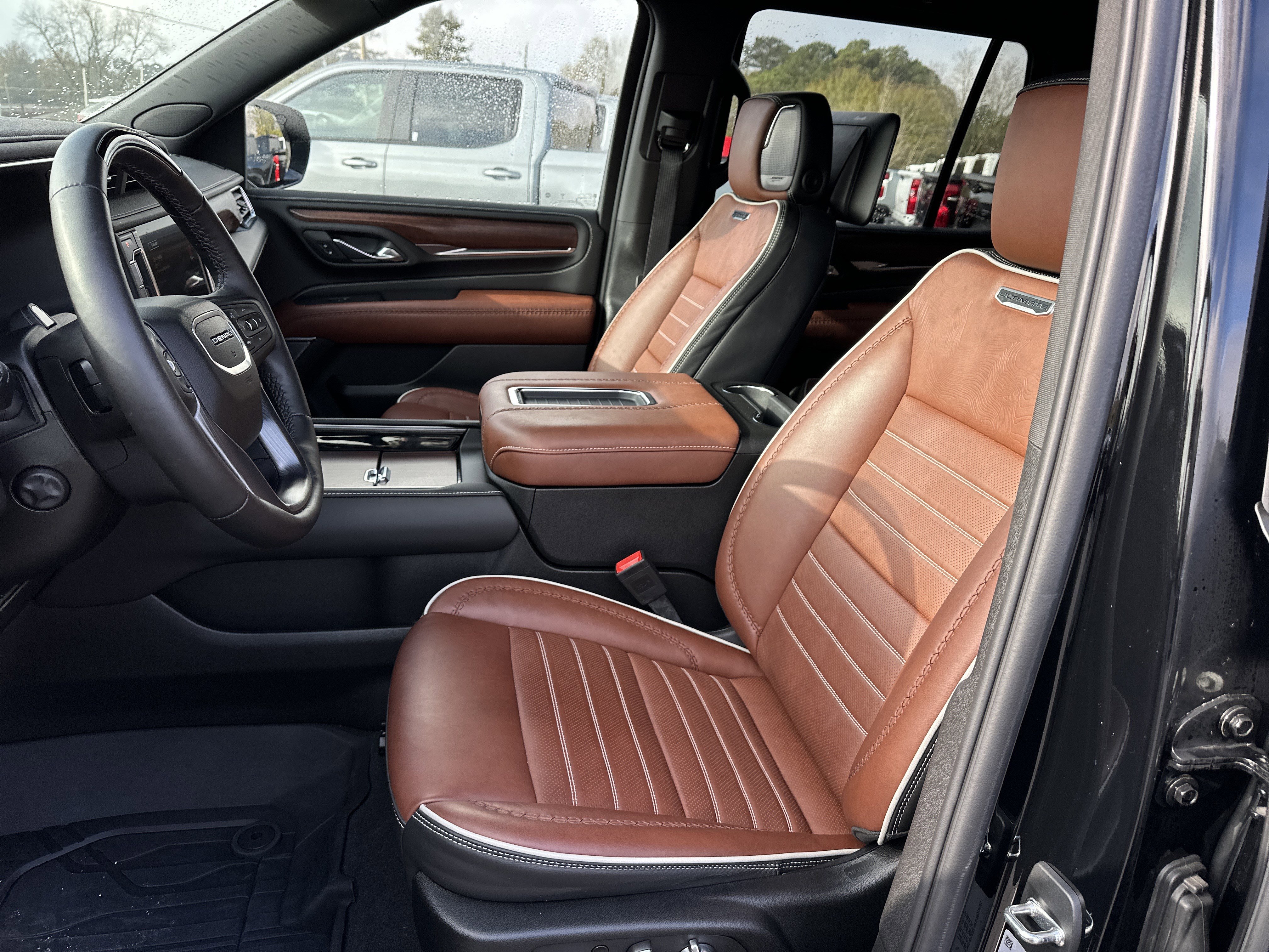 Certified 2024 GMC Yukon Denali Ultimate image 10