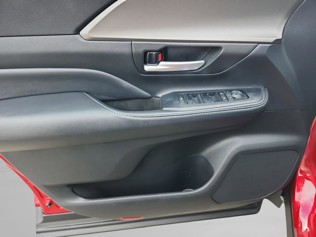 Used 2024 Toyota Grand Highlander XLE image 21