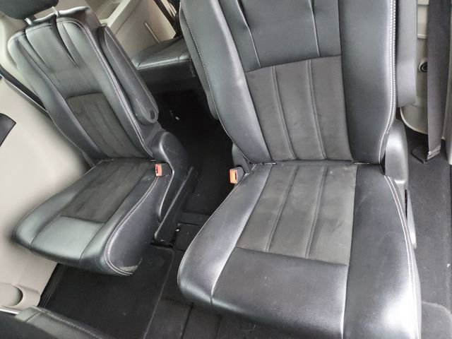 Used 2019 Dodge Grand Caravan SXT image 22