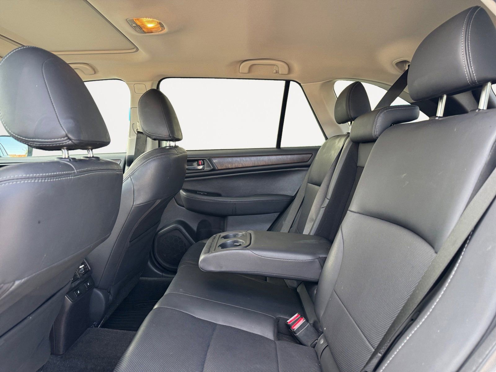Used 2015 Subaru Outback 3.6R Limited image 13