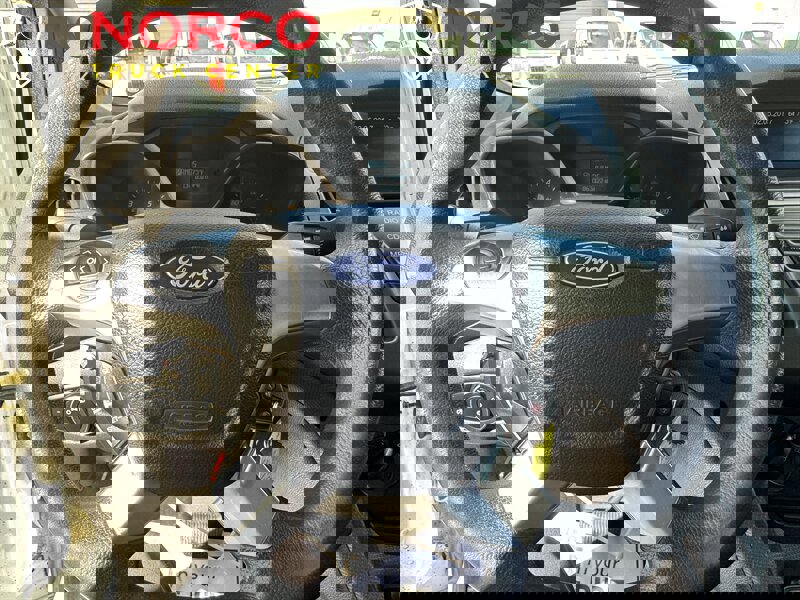 Used 2016 Ford Transit Connect XL image 24