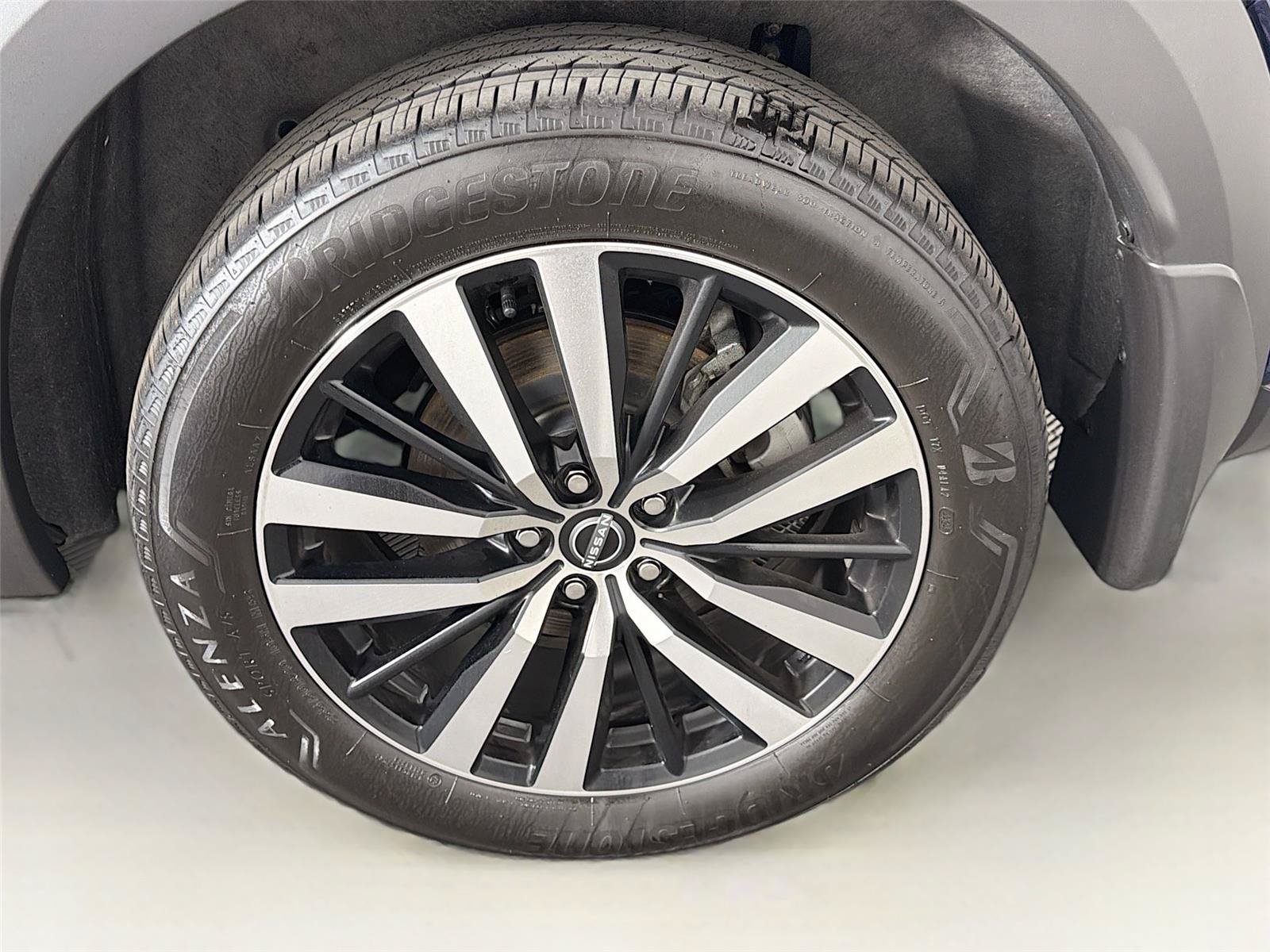 Used 2025 Nissan Pathfinder Platinum AWD/4WD image 36