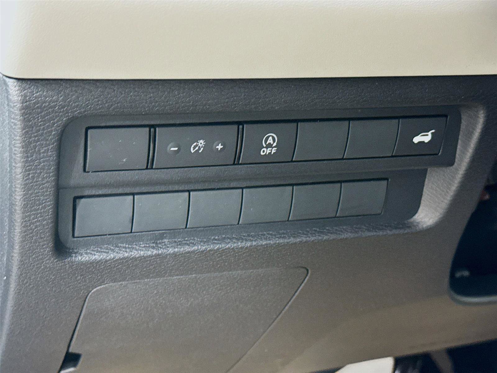 New 2026 Mitsubishi Outlander SE image 7