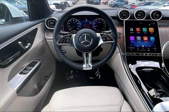 Used 2026 Mercedes-Benz GLC 300 4MATIC image 4