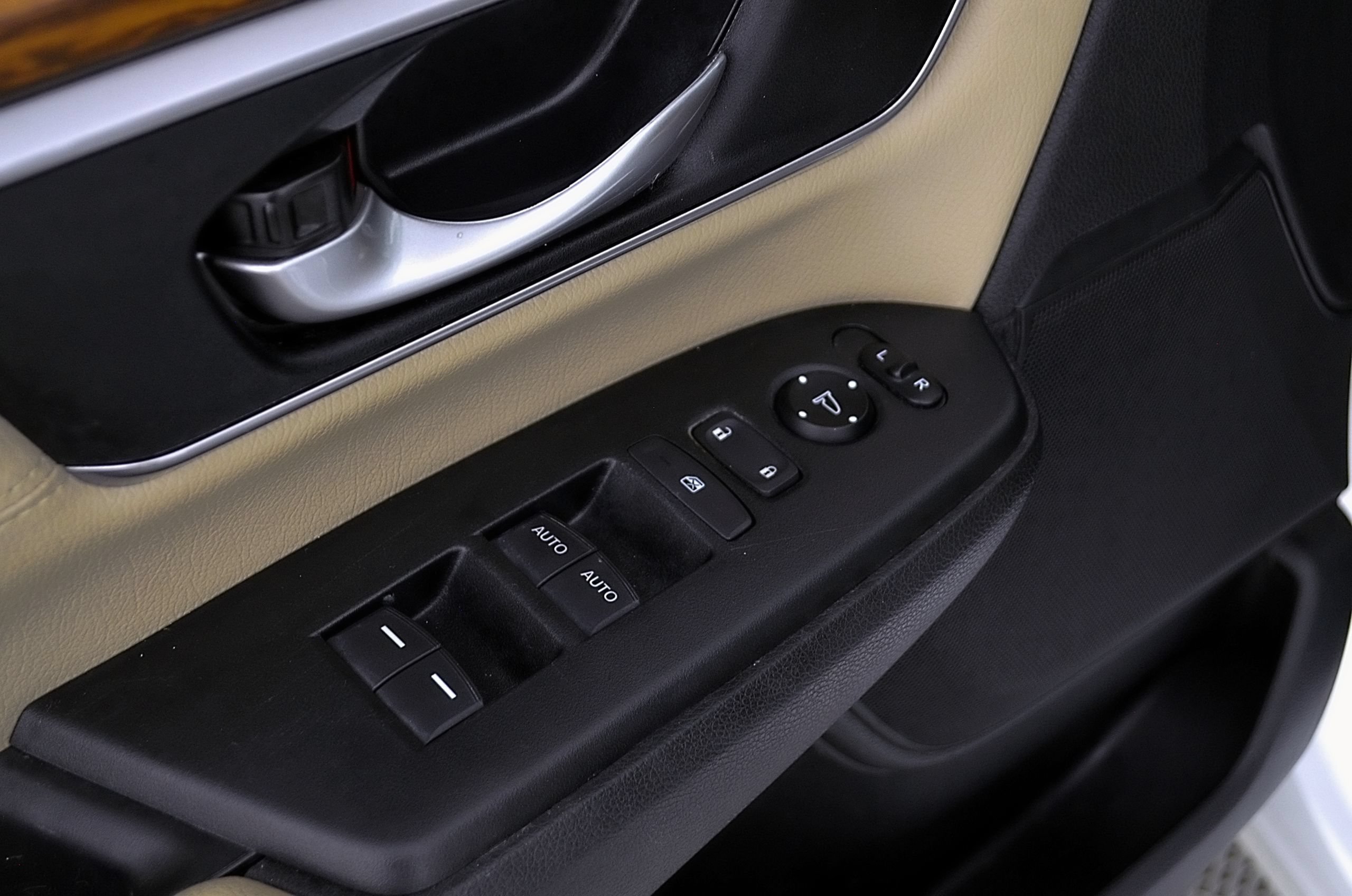 Used 2018 Honda CR-V EX image 16