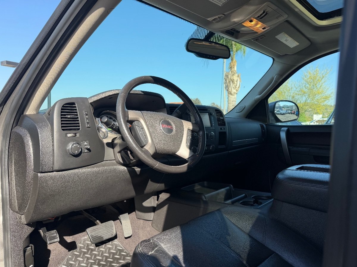 Used 2013 GMC Sierra 1500 4x4 Crew Cab Hybrid image 12