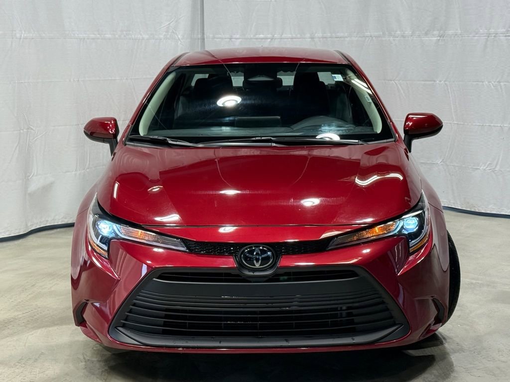 Used 2024 Toyota Corolla LE image 3