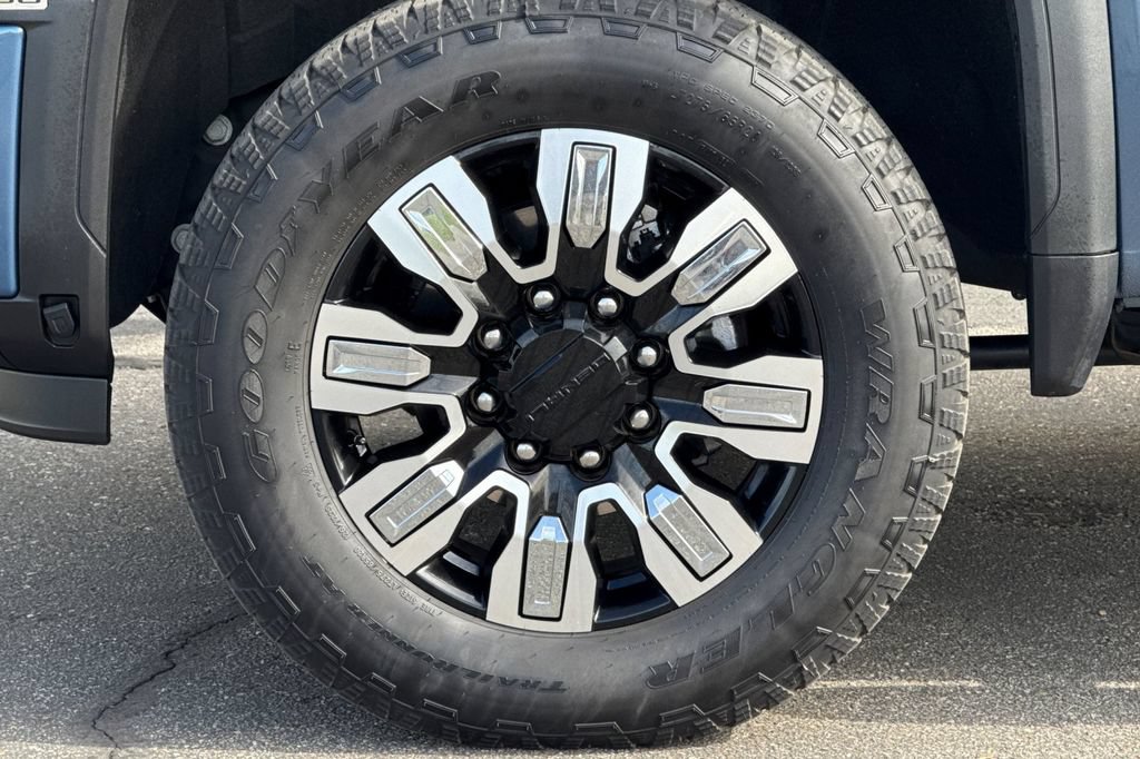 Used 2025 GMC Sierra 3500 Denali w/ Denali Reserve Package AWD/4WD image 27