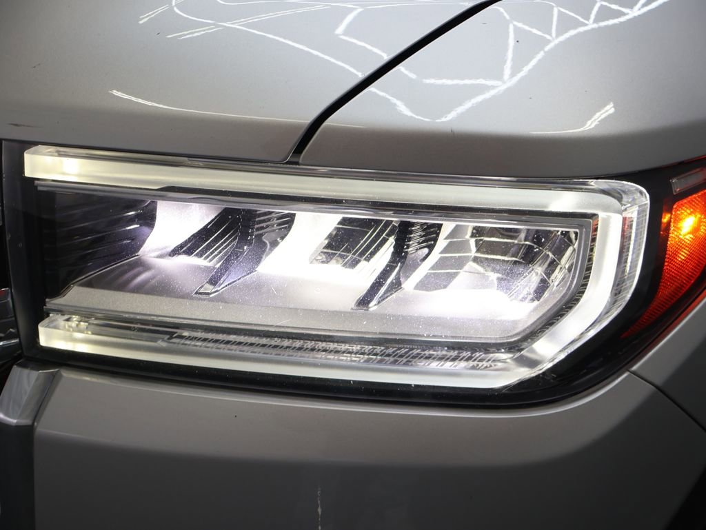 Used 2020 GMC Acadia SLE w/ Driver Convenience Package FWD image 27