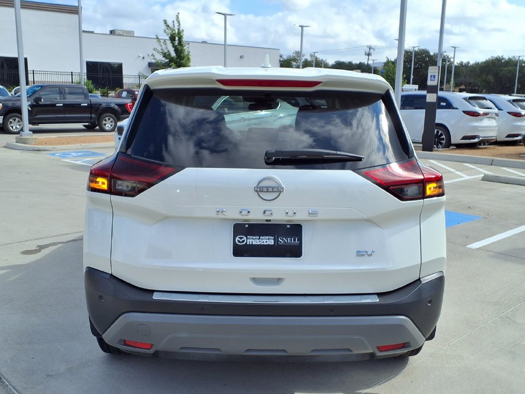 Used 2022 Nissan Rogue SV FWD image 4