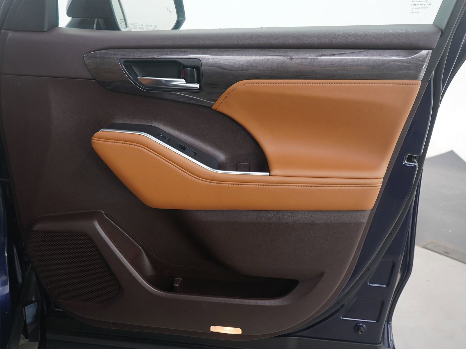 Used 2022 Toyota Highlander Platinum image 12