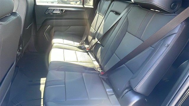 New 2026 Chevrolet Suburban RST image 12
