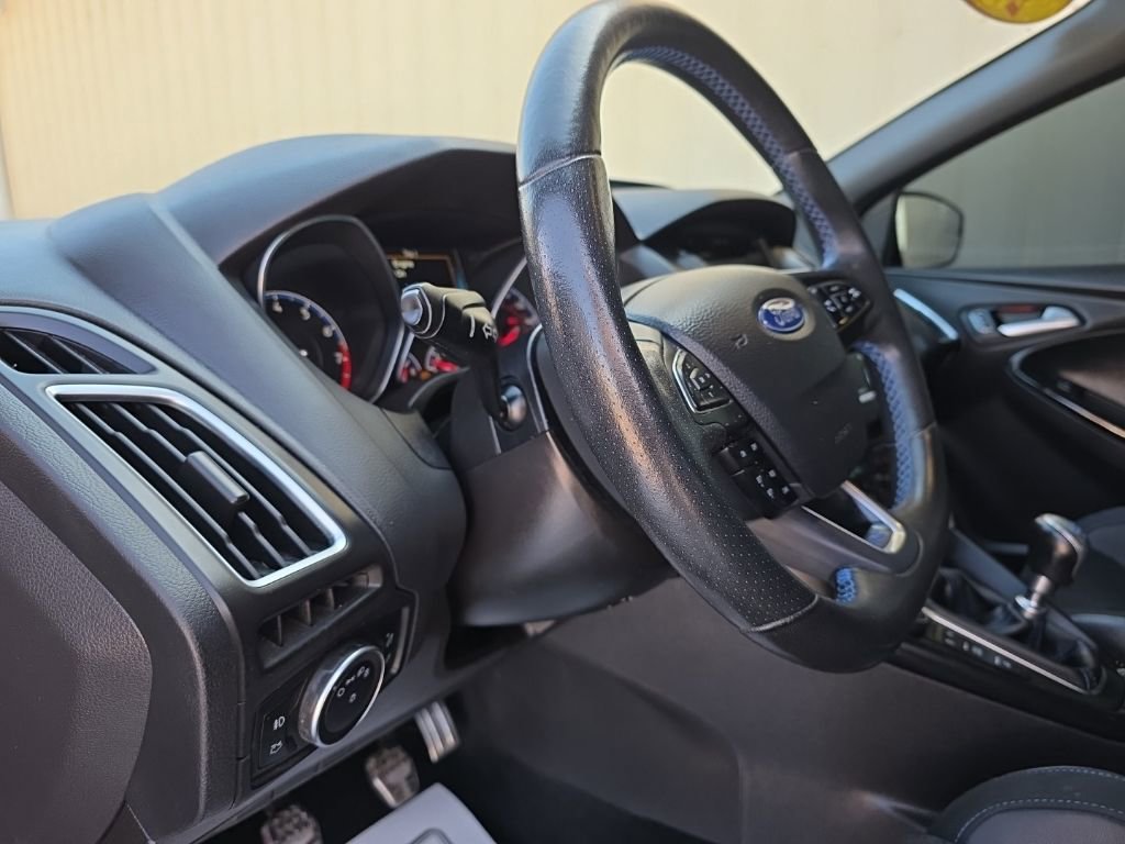 Used 2017 Ford Focus RS image 18