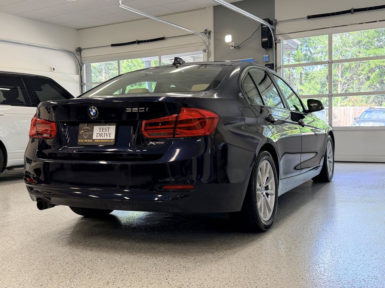 Used 2016 BMW 320i xDrive Sedan AWD/4WD image 7