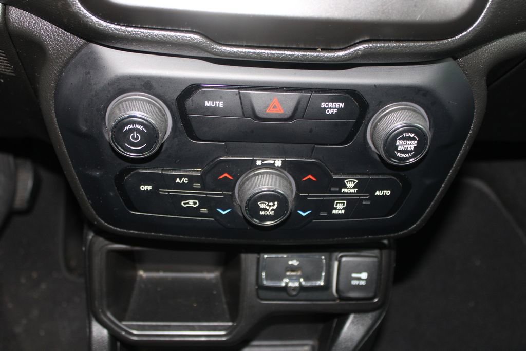 Used 2019 Jeep Renegade Latitude image 29