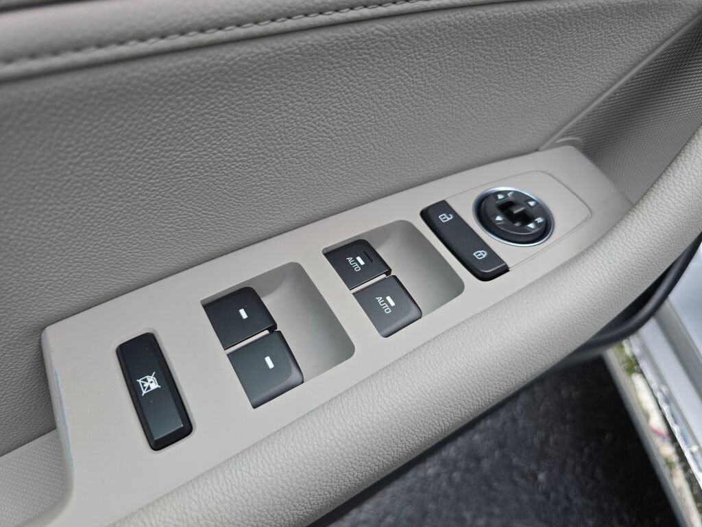 Used 2017 Hyundai Sonata Limited w/ Ultimate Package 04 image 20