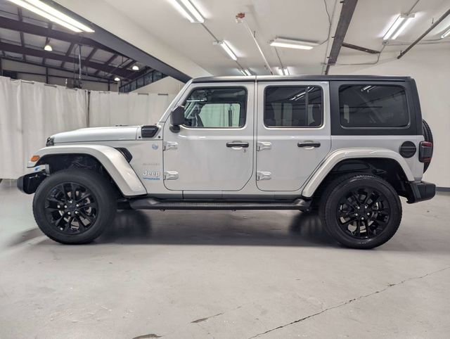 Used 2022 Jeep Wrangler Unlimited Sahara w/ Cold Weather Group image 26