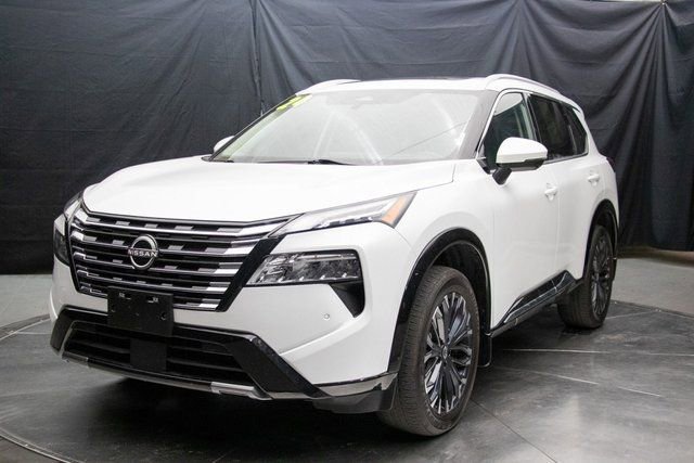 Used 2024 Nissan Rogue Platinum w/ Platinum Premium Package image 6