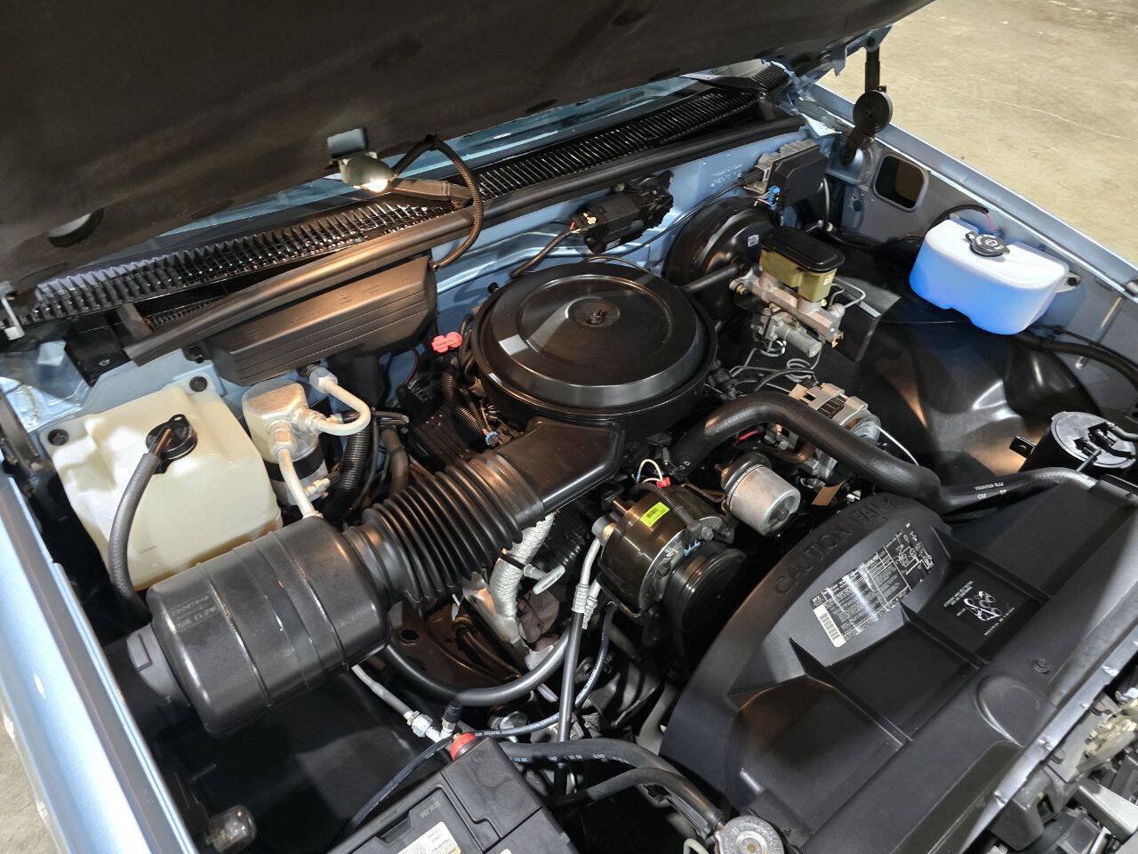 Used 1989 Chevrolet Silverado 1500 2WD Regular Cab image 31