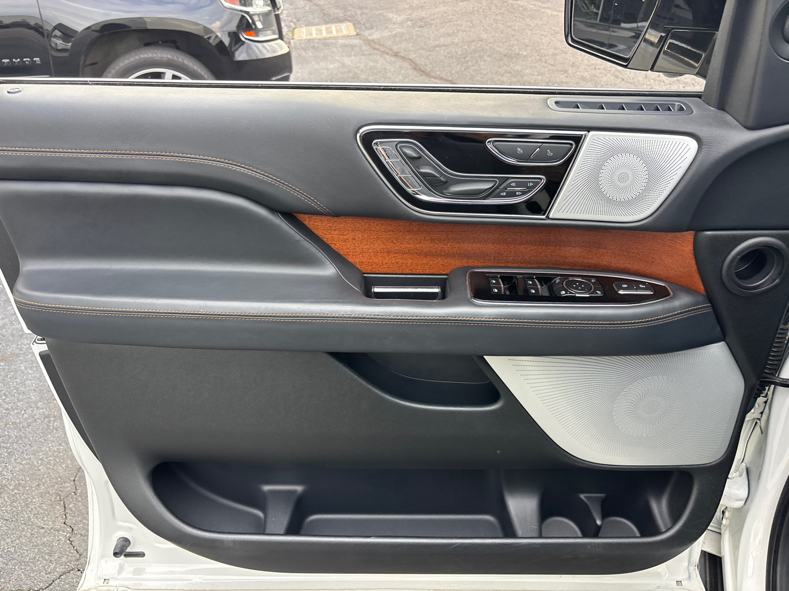 Used 2023 Lincoln Navigator L Black Label AWD/4WD image 11