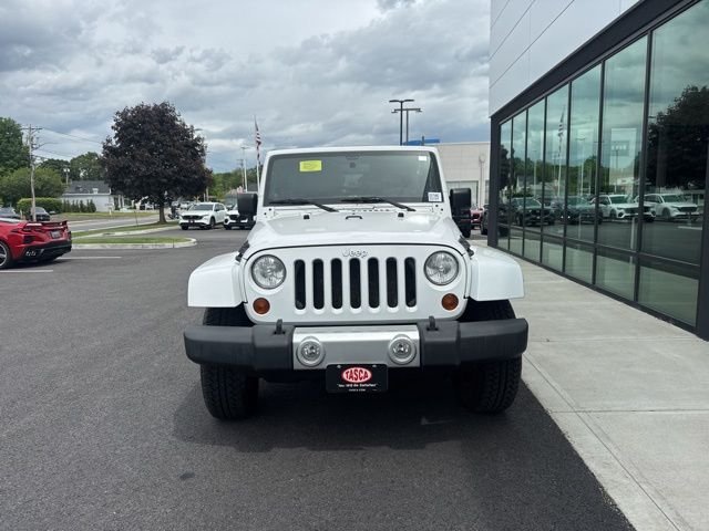Used 2011 Jeep Wrangler Unlimited Sahara w/ Connectivity Group AWD/4WD image 8