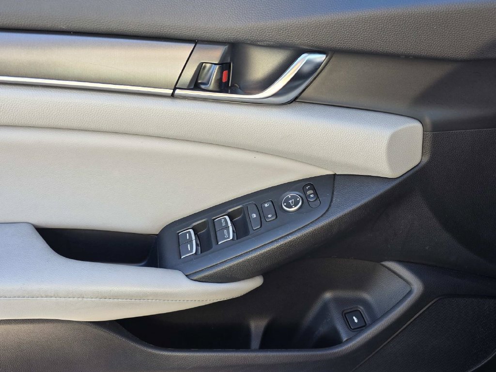 Used 2018 Honda Accord LX image 18