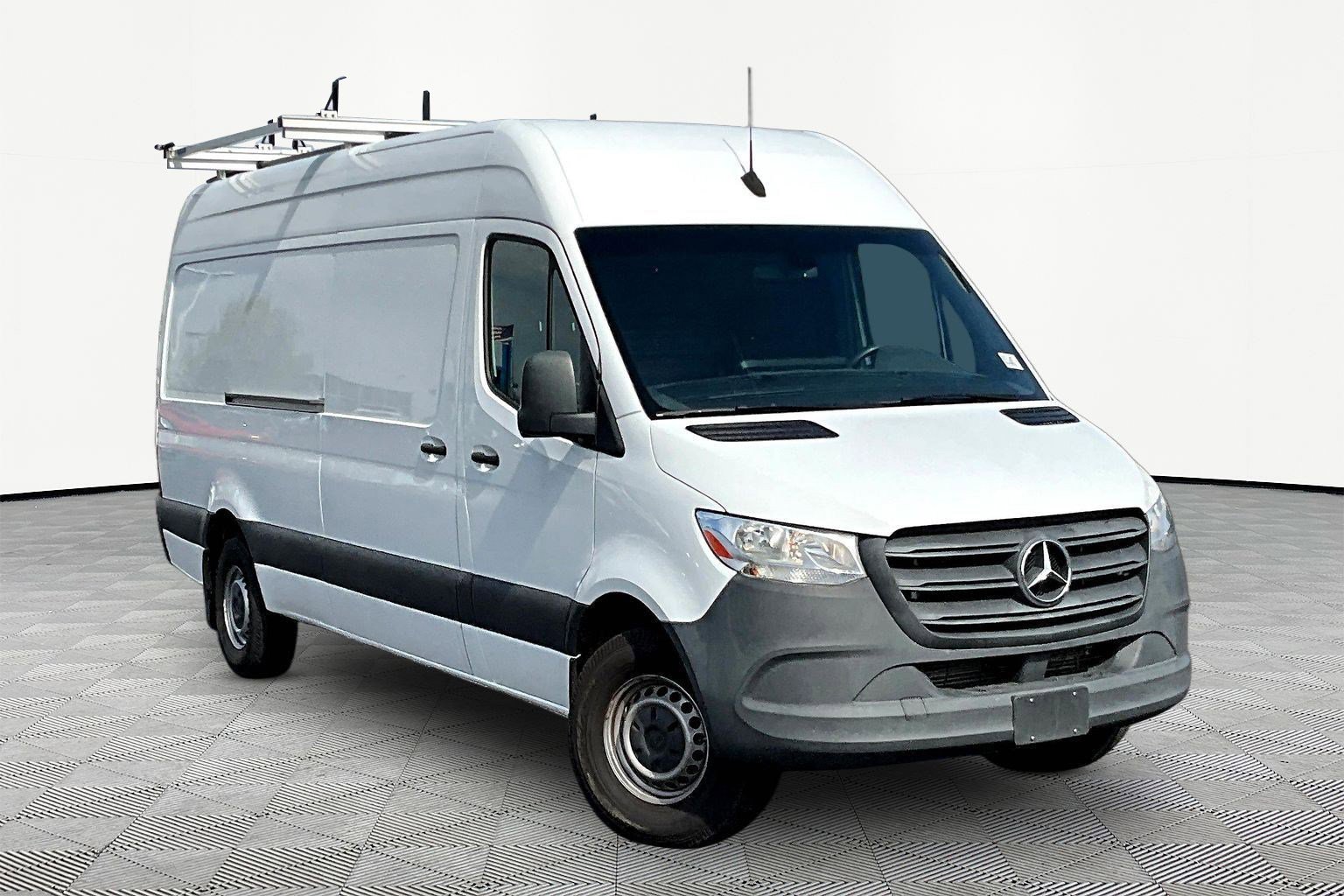 Used 2022 Mercedes-Benz Sprinter 2500 image 3