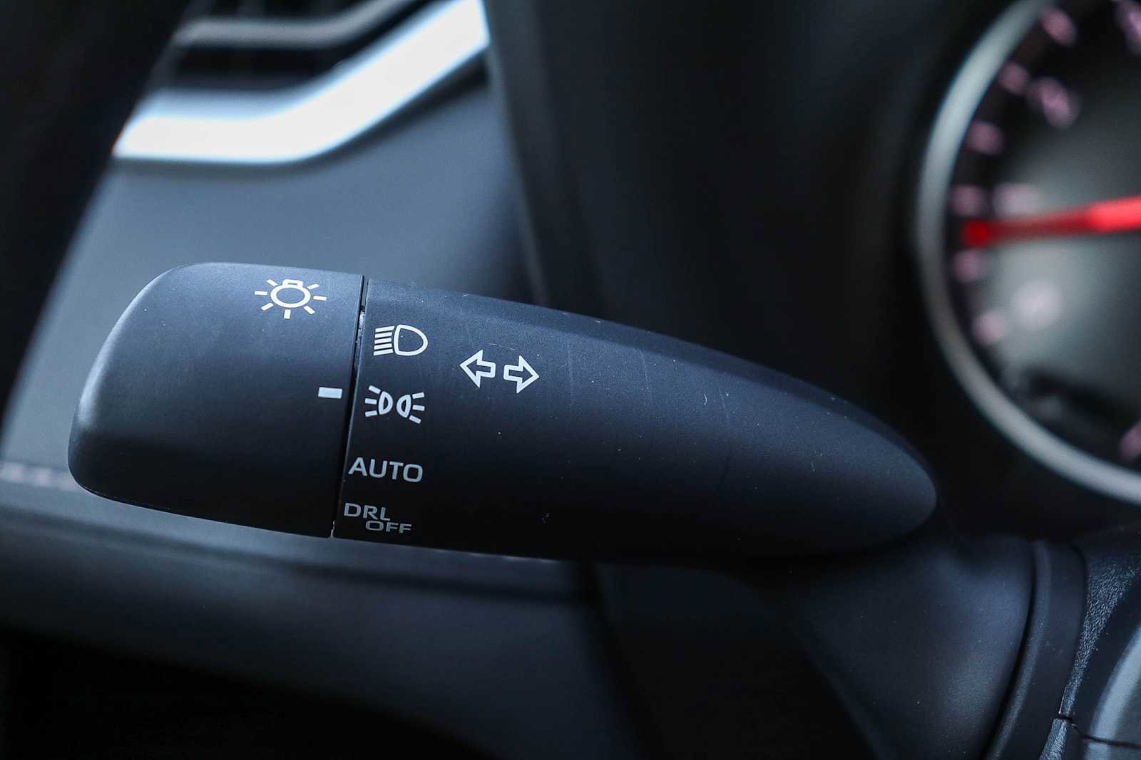 Used 2022 Toyota RAV4 XLE image 30