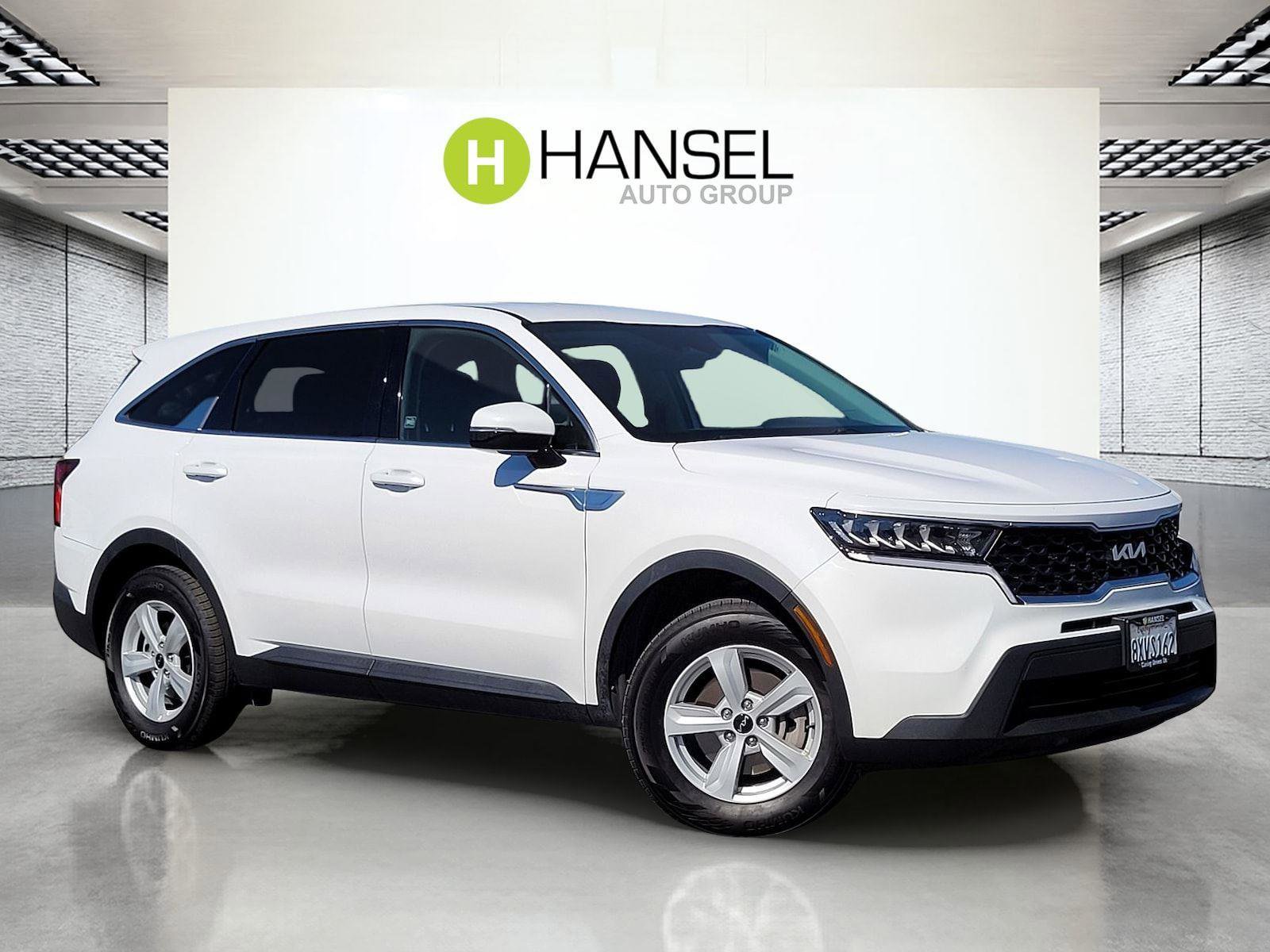 Used 2022 Kia Sorento LX image 1