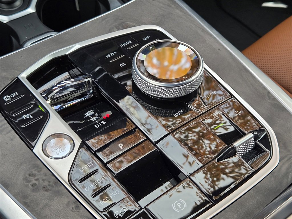 New 2026 BMW X7 M60i w/ Executive Package image 23