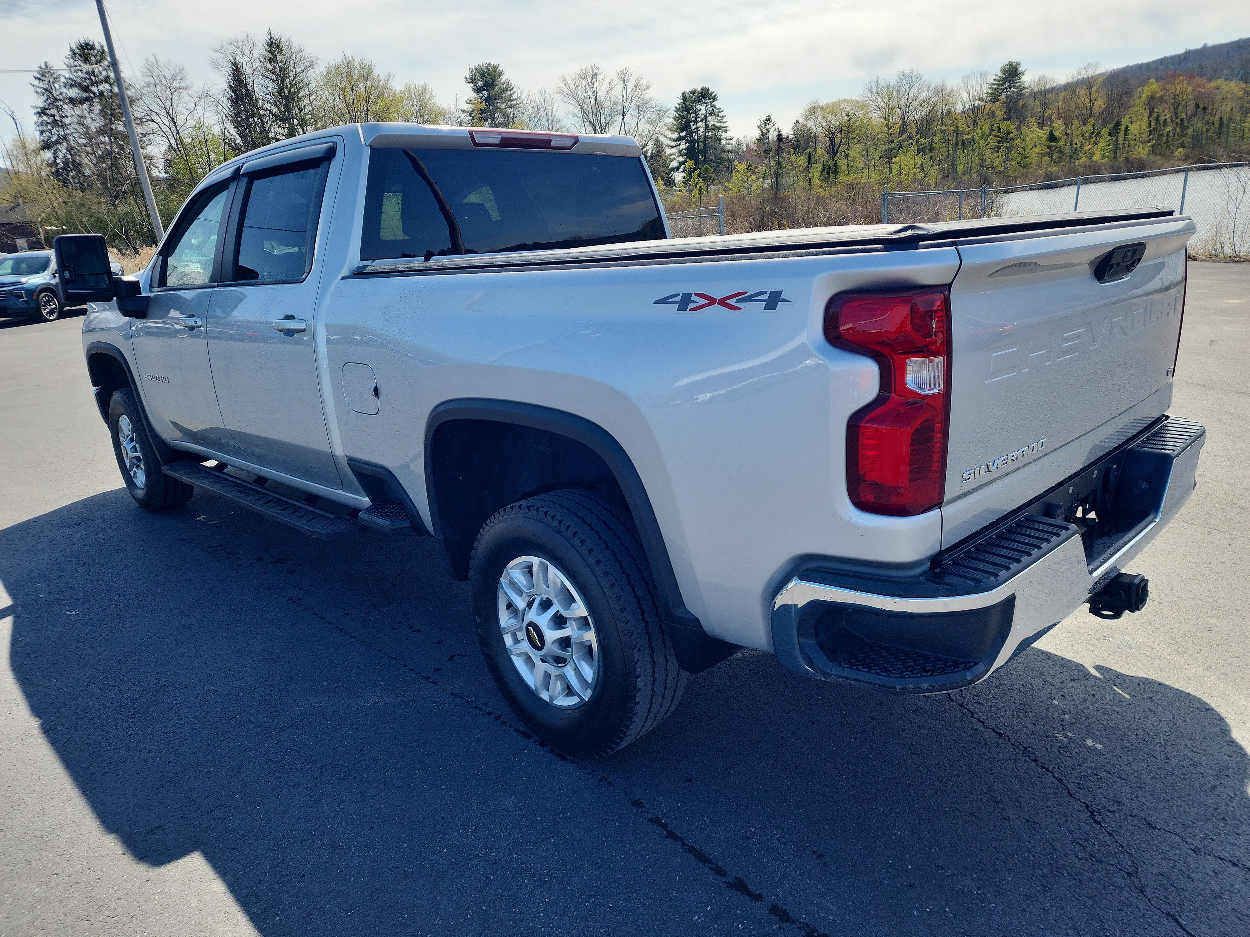 Certified 2022 Chevrolet Silverado 2500 LT w/ Convenience Package AWD/4WD image 6